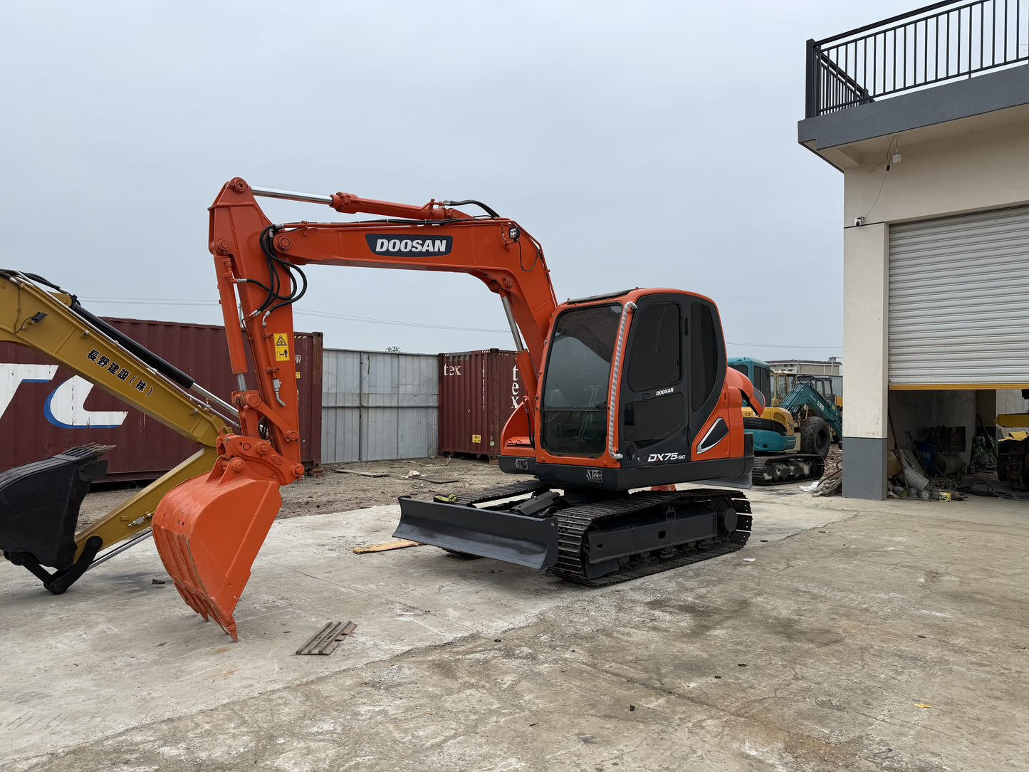 Used DOOSAN DX75-9C Crawler Excavator for Sale - real inventory photo 3
