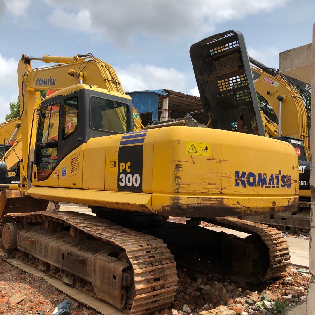 USED KOMATSU PC300-7