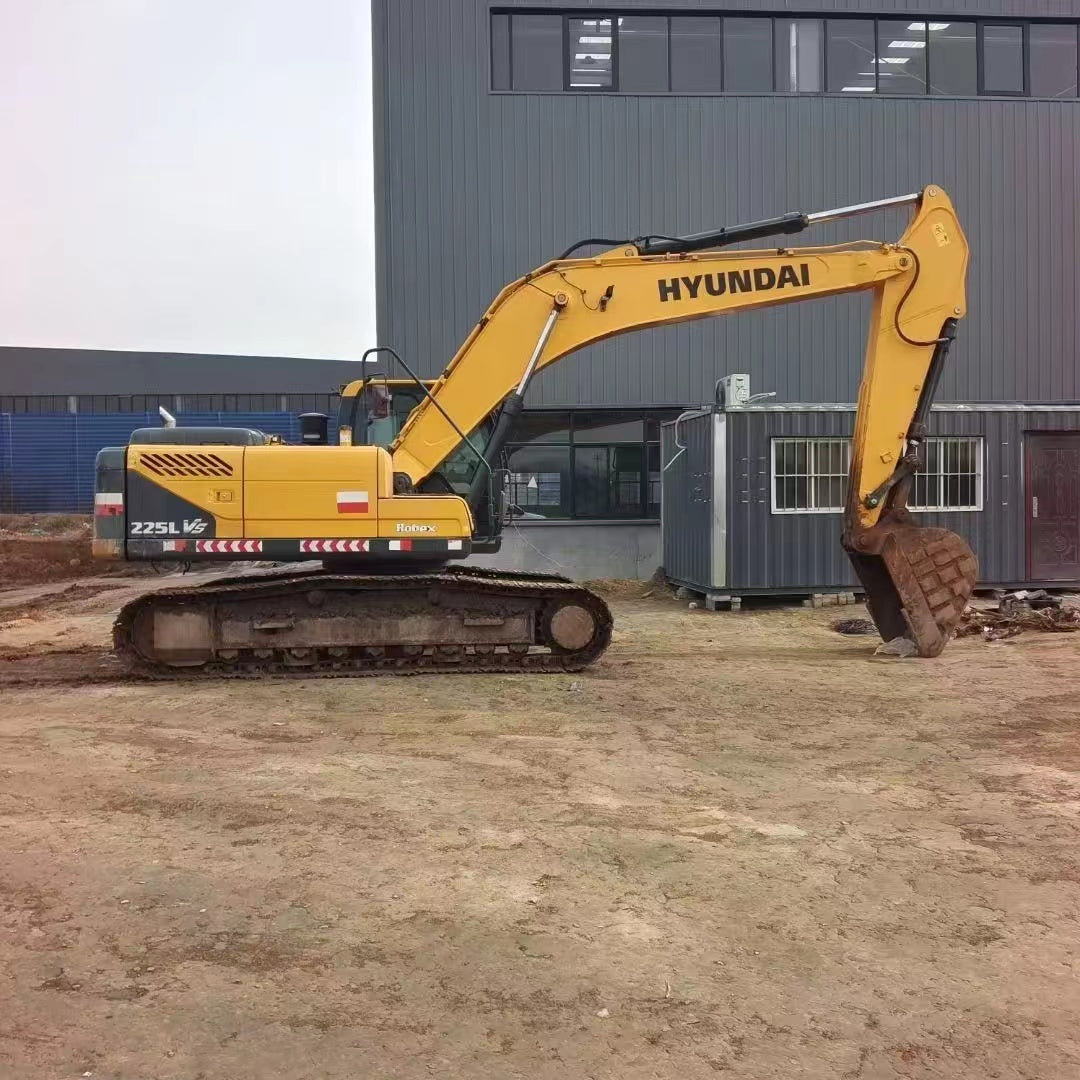 USED HYUNDAI R225LVS