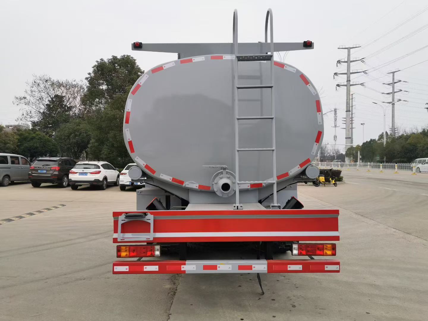 Used Shacman 270HP Hazardous Material Transport Truck for Sale front view