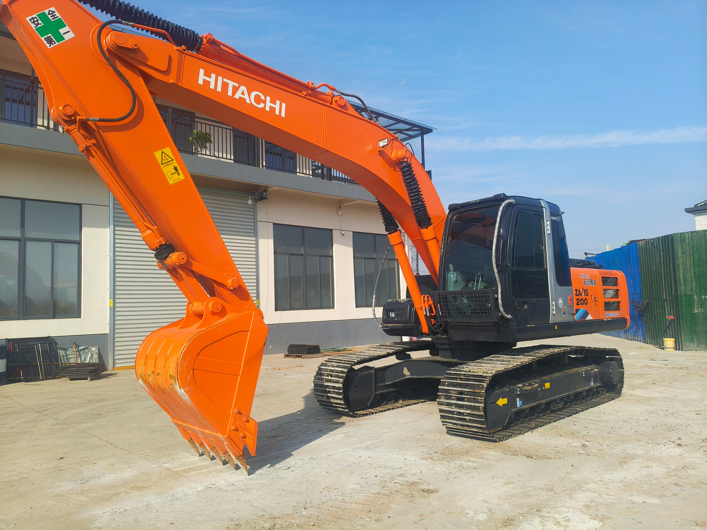 USED HITACHI ZX200 EXCAVATOR FOR SALE
