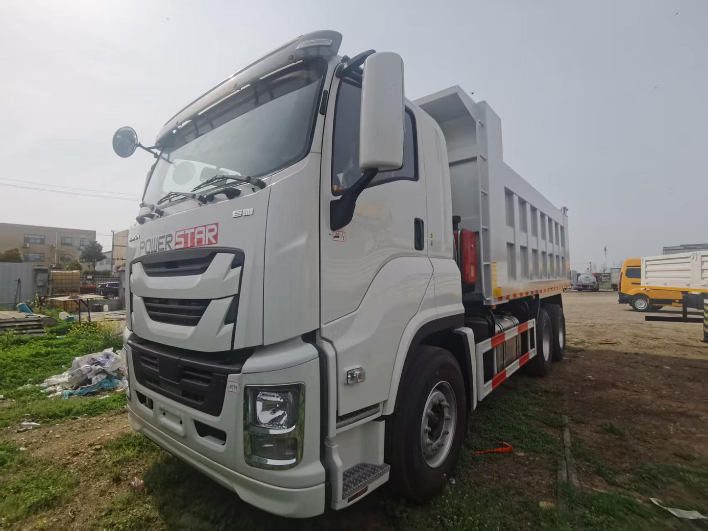 Used Qingling 380HP Van Truck for Sale detail view