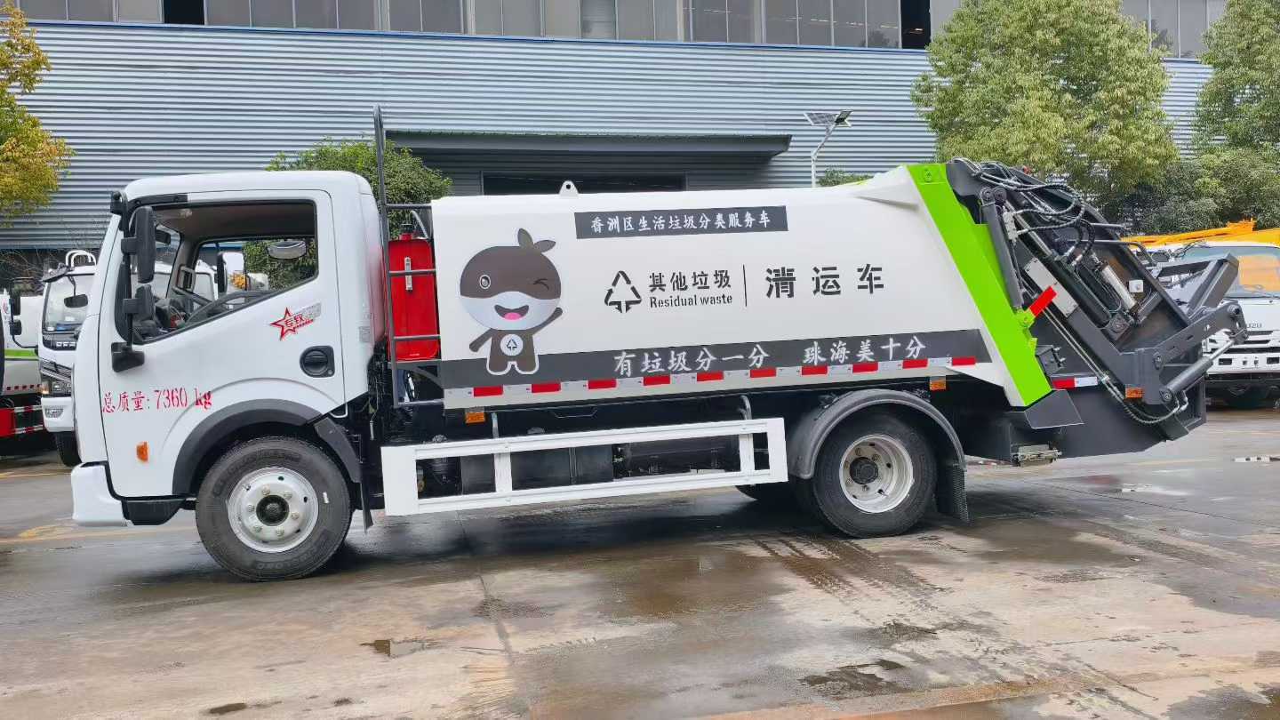 Used Dongfeng 143HP Garbage Compactor Truck for Sale detail view