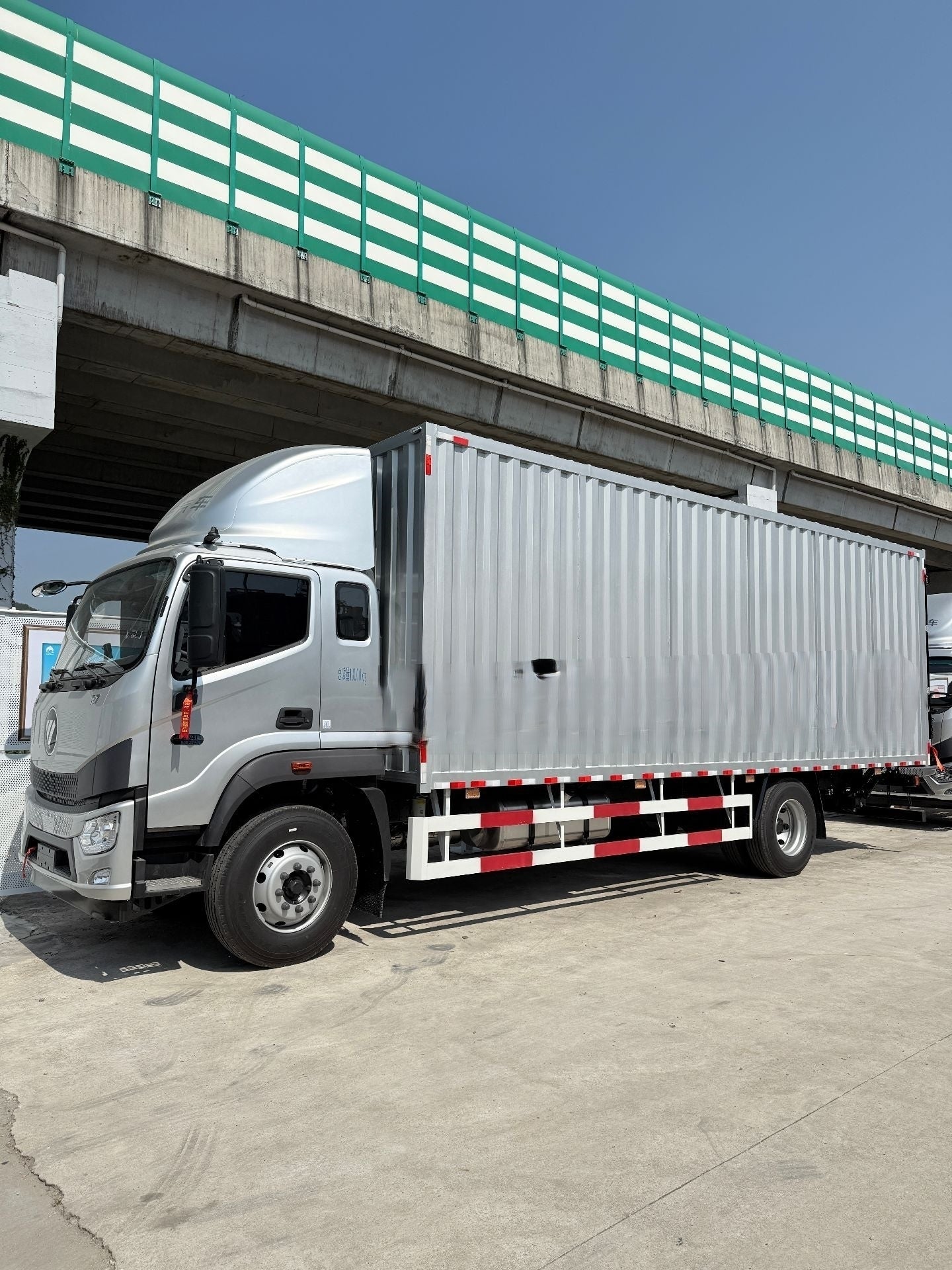 New Foton 240HP Van Truck for Sale front view