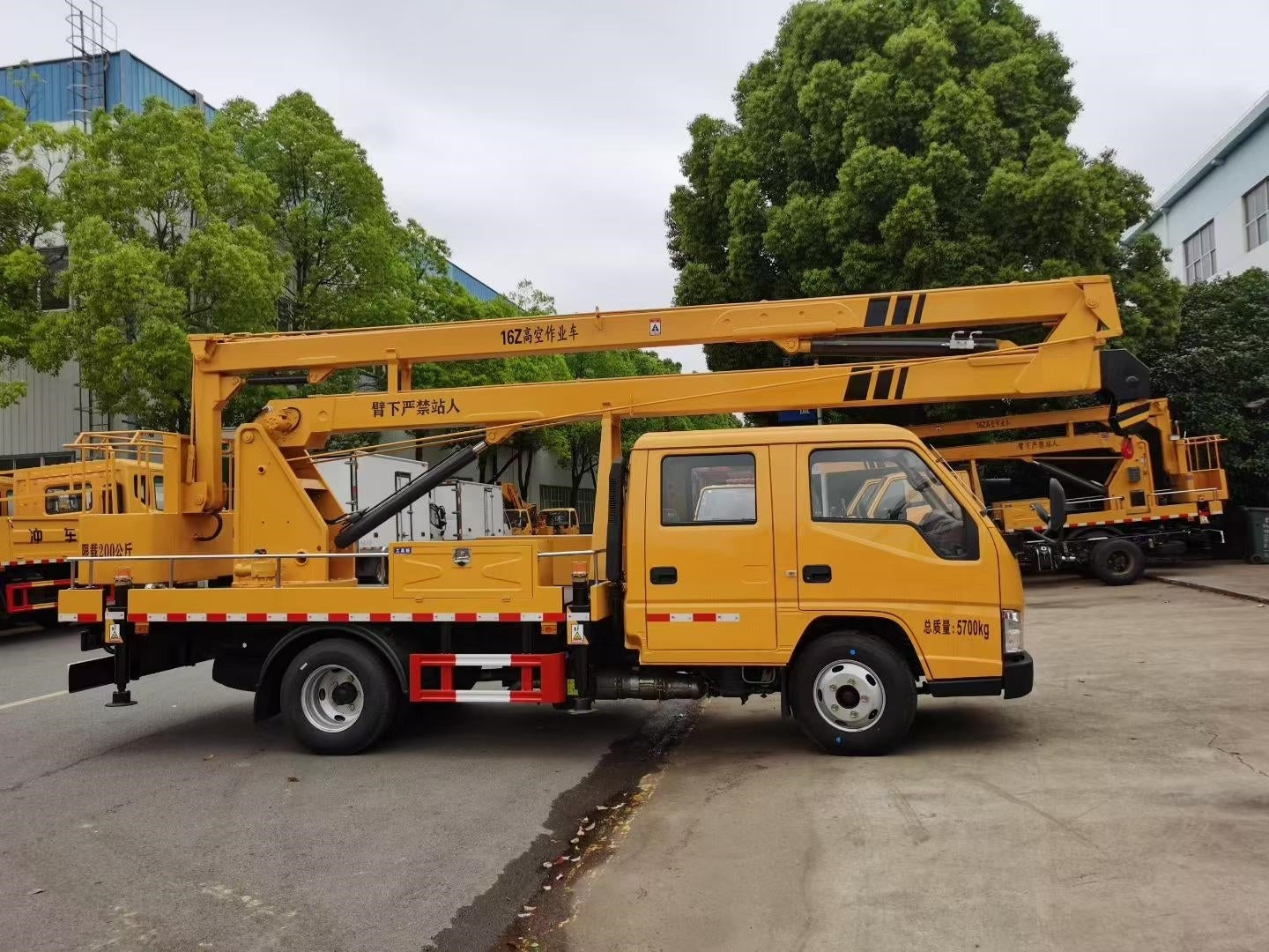 Used JMC SHUNDA 16M ARTICULATED BOOM Aerial Work Platform Truck for Sale detail view