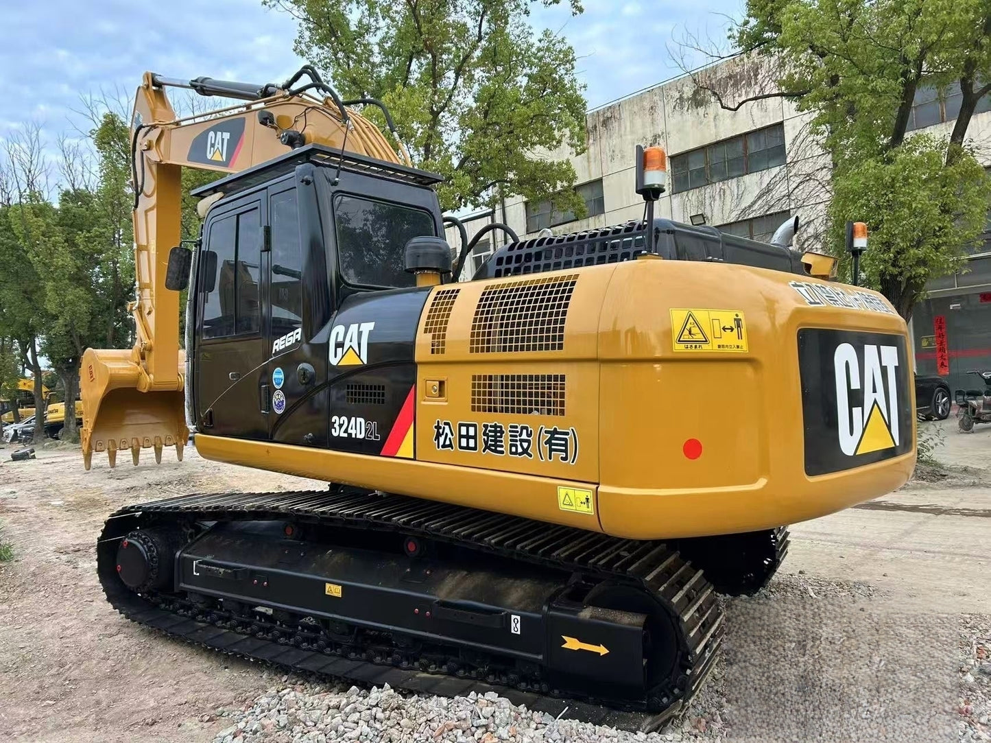Used CAT 324D2L crawler excavator real inventory view 2